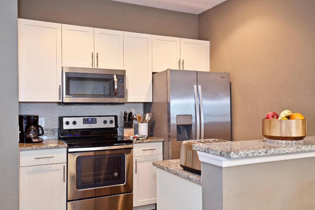 Great And Practical Townhouse In Gated Community, Sleeps 6 10 Min To Disney! Hébergement de vacances *