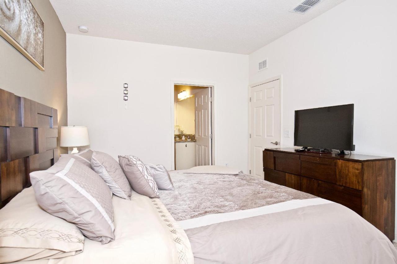 Great And Practical Townhouse In Gated Community, Sleeps 6 10 Min To Disney! Hébergement de vacances *
